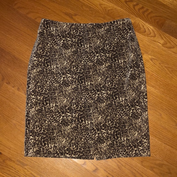 Talbots Dresses & Skirts - Talbots Animal Print Skirt Size 4